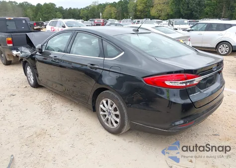 2018 Ford Fusion S z USA, uszkodzony, nr VIN 3FA6P0G70JR125712